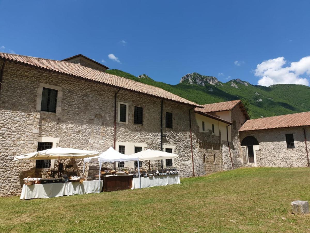 Hotel Abbazia Ss. Quirico E Giulitta Micigliano Zewnętrze zdjęcie