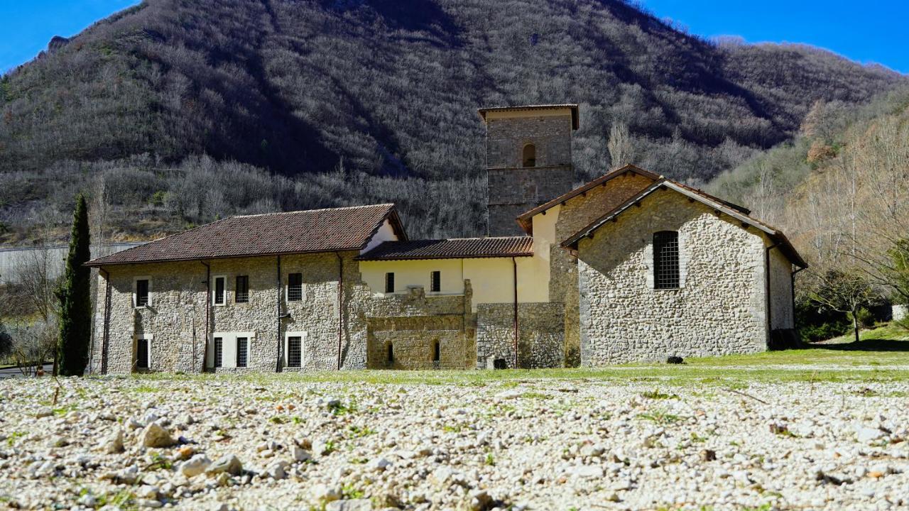 Hotel Abbazia Ss. Quirico E Giulitta Micigliano Zewnętrze zdjęcie