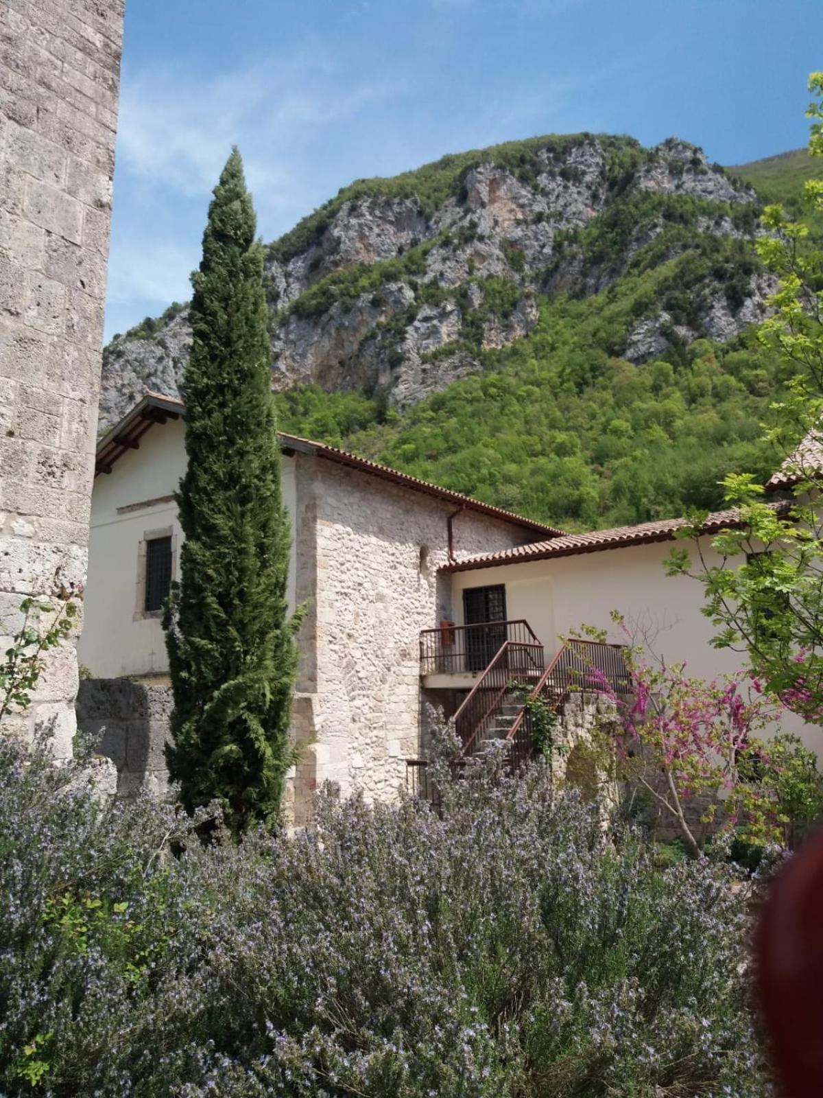 Hotel Abbazia Ss. Quirico E Giulitta Micigliano Zewnętrze zdjęcie