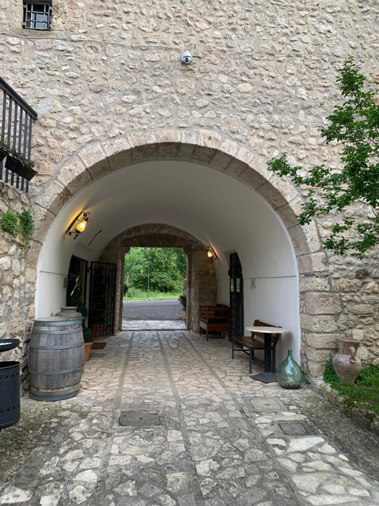 Hotel Abbazia Ss. Quirico E Giulitta Micigliano Zewnętrze zdjęcie